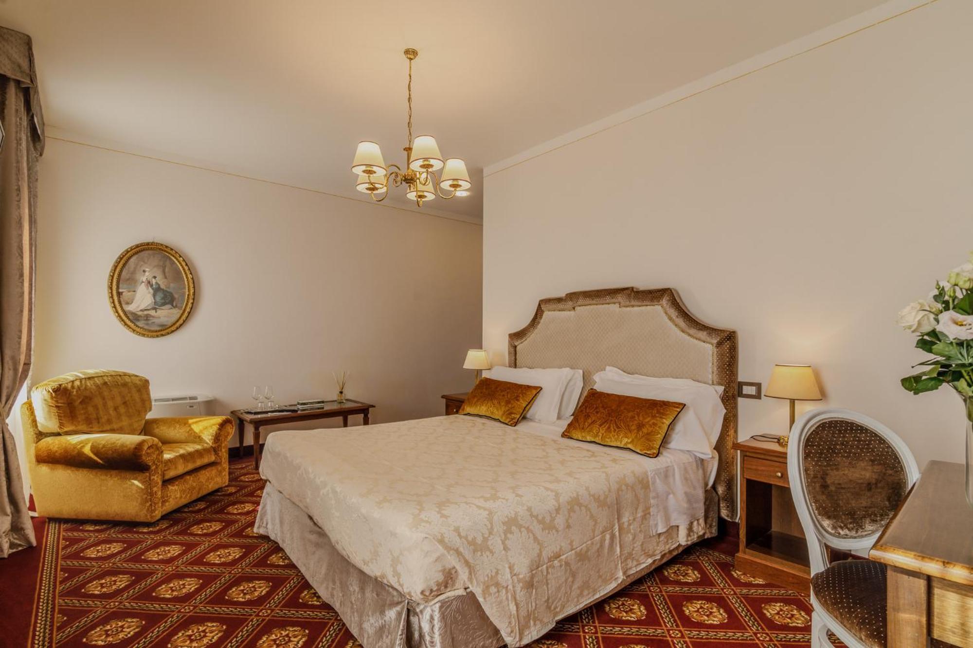 Villa Lecchi Hotel Wellness กอลเลวัลเดลซา ภายนอก รูปภาพ