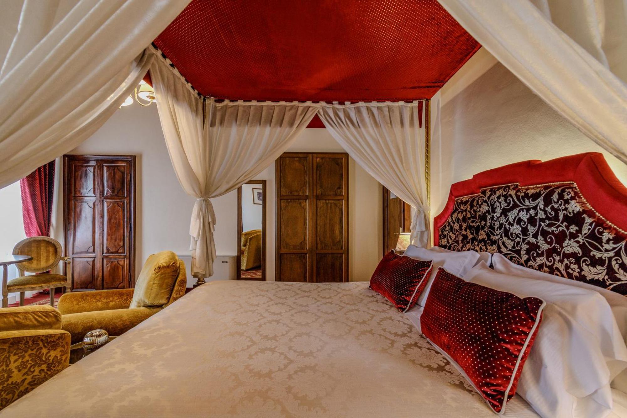 Villa Lecchi Hotel Wellness กอลเลวัลเดลซา ภายนอก รูปภาพ