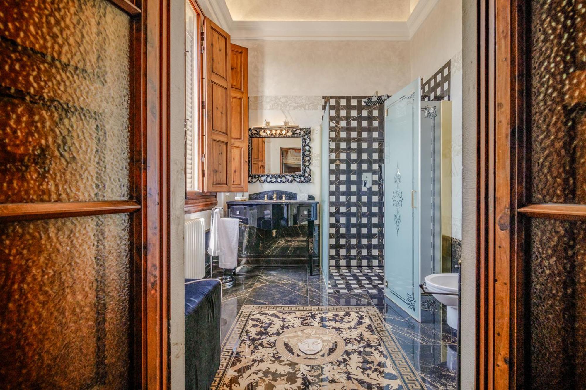 Villa Lecchi Hotel Wellness กอลเลวัลเดลซา ภายนอก รูปภาพ