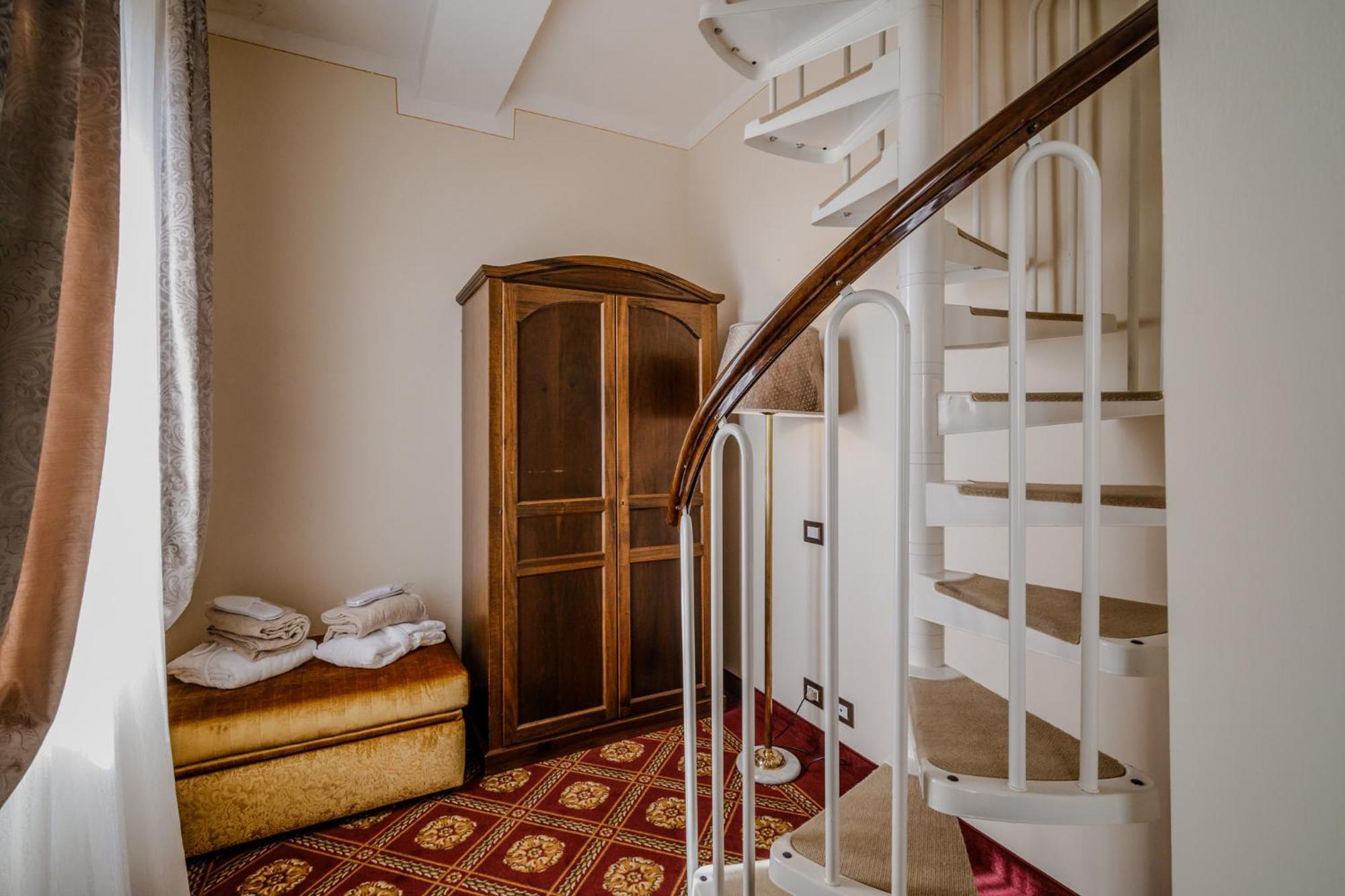 Villa Lecchi Hotel Wellness กอลเลวัลเดลซา ภายนอก รูปภาพ