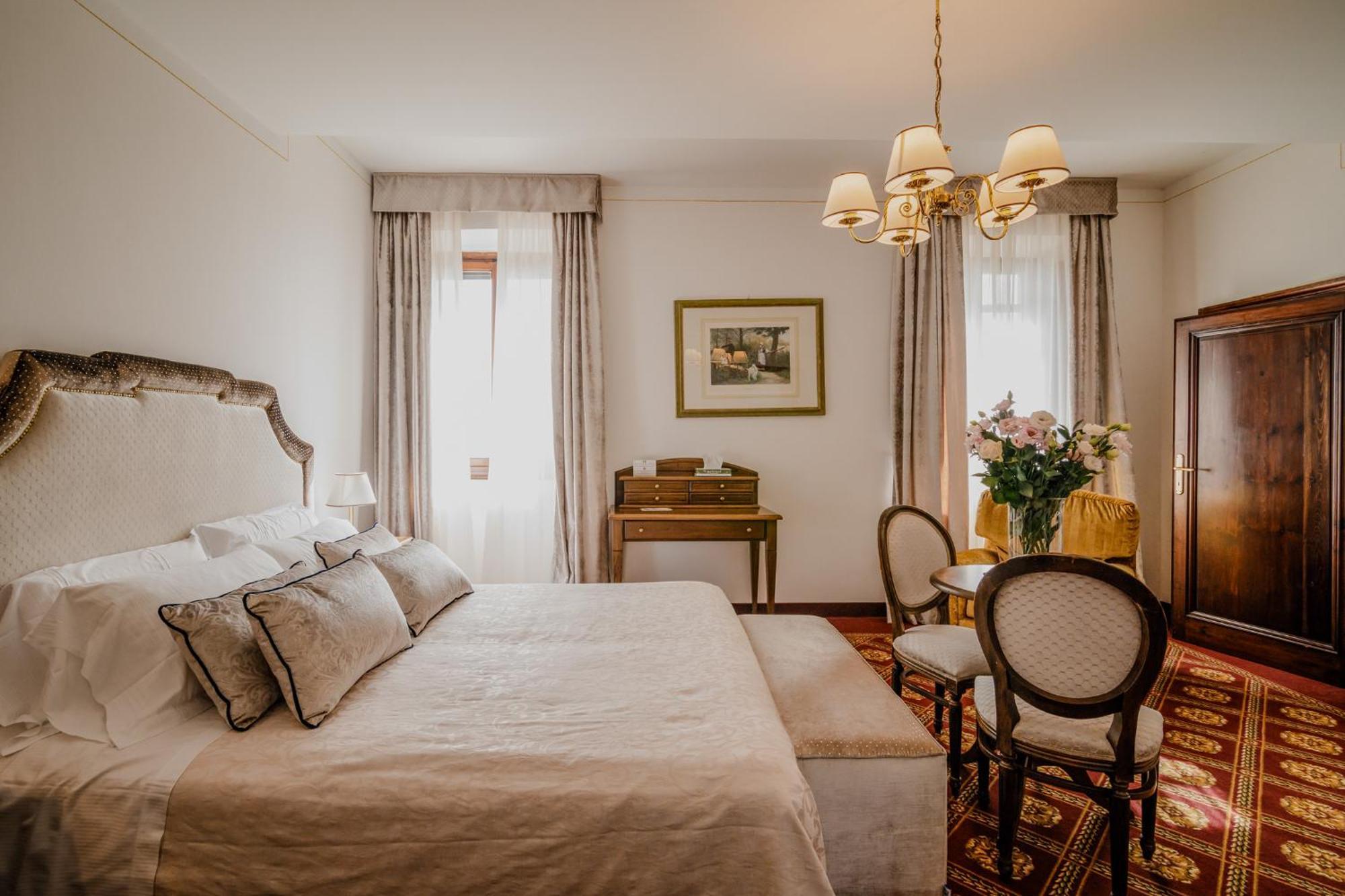 Villa Lecchi Hotel Wellness กอลเลวัลเดลซา ภายนอก รูปภาพ
