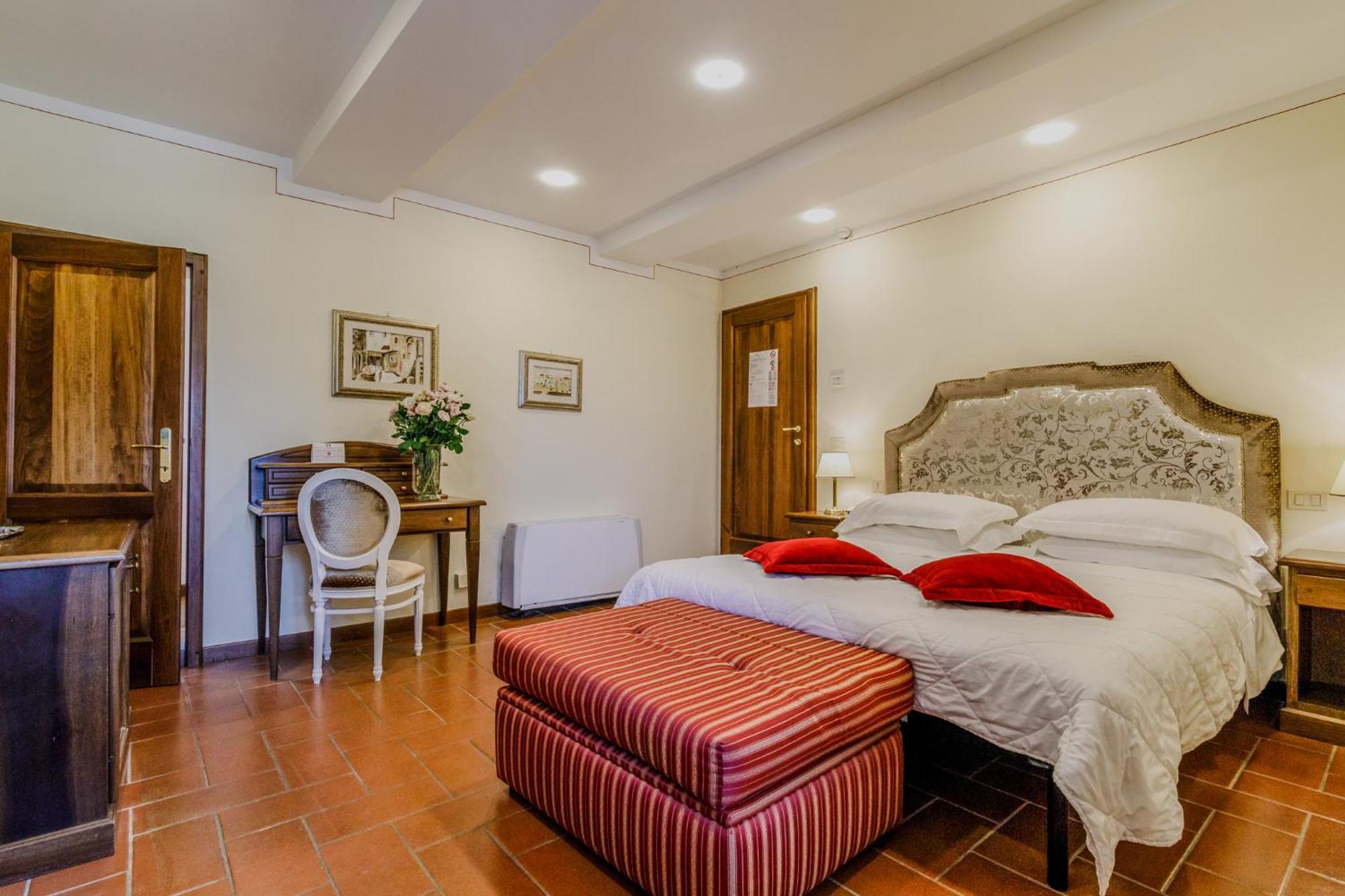 Villa Lecchi Hotel Wellness กอลเลวัลเดลซา ภายนอก รูปภาพ